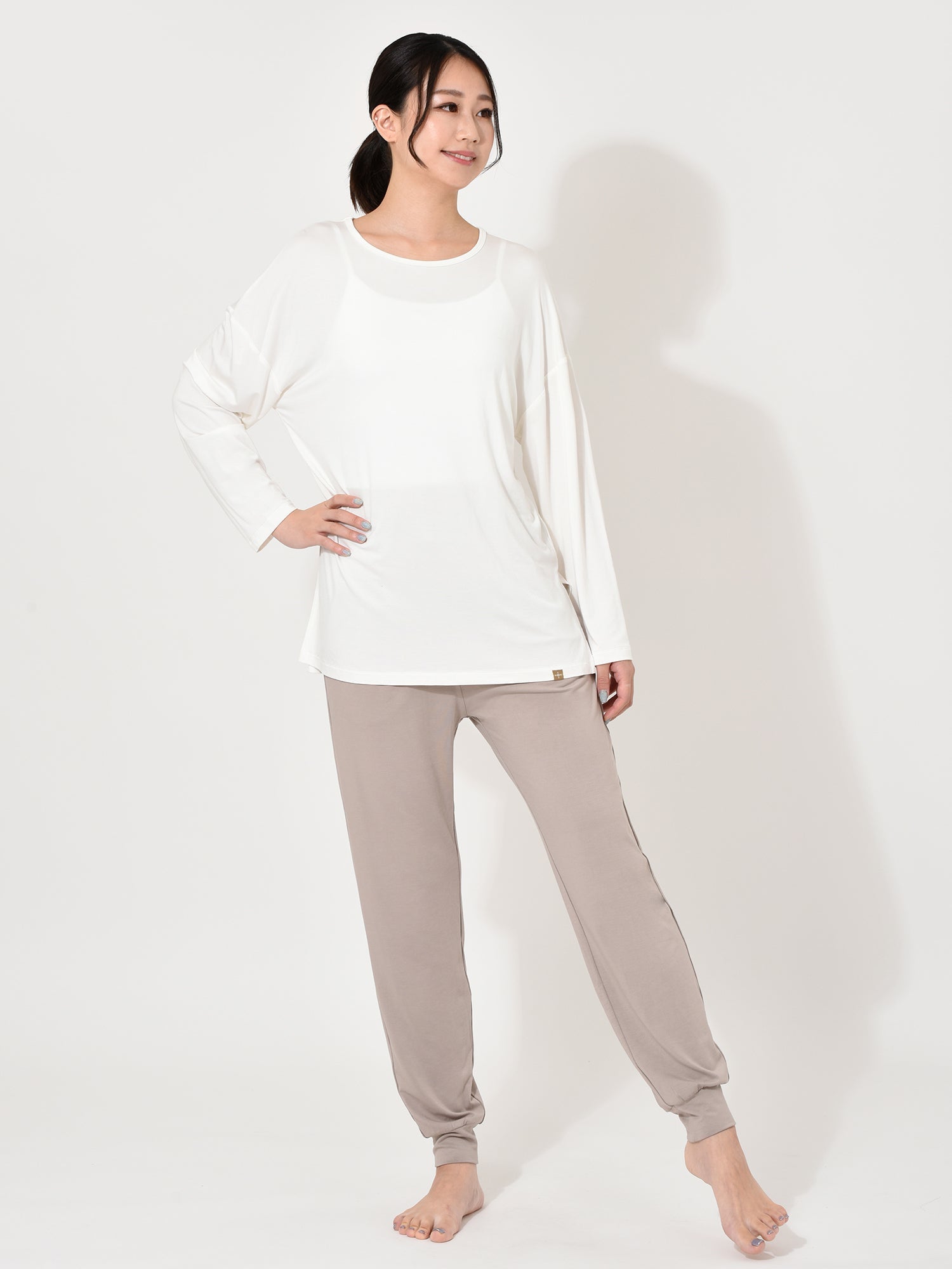 [Loopa] ルーパ BA ロングスリーブトップス（バンブー） Bamboo Long sleeve tops / ヨガウェア トップス Tシャツ 長袖 [SOFF]-Puravida! プラヴィダ　ヨガ ピラティス フィットネスショップ