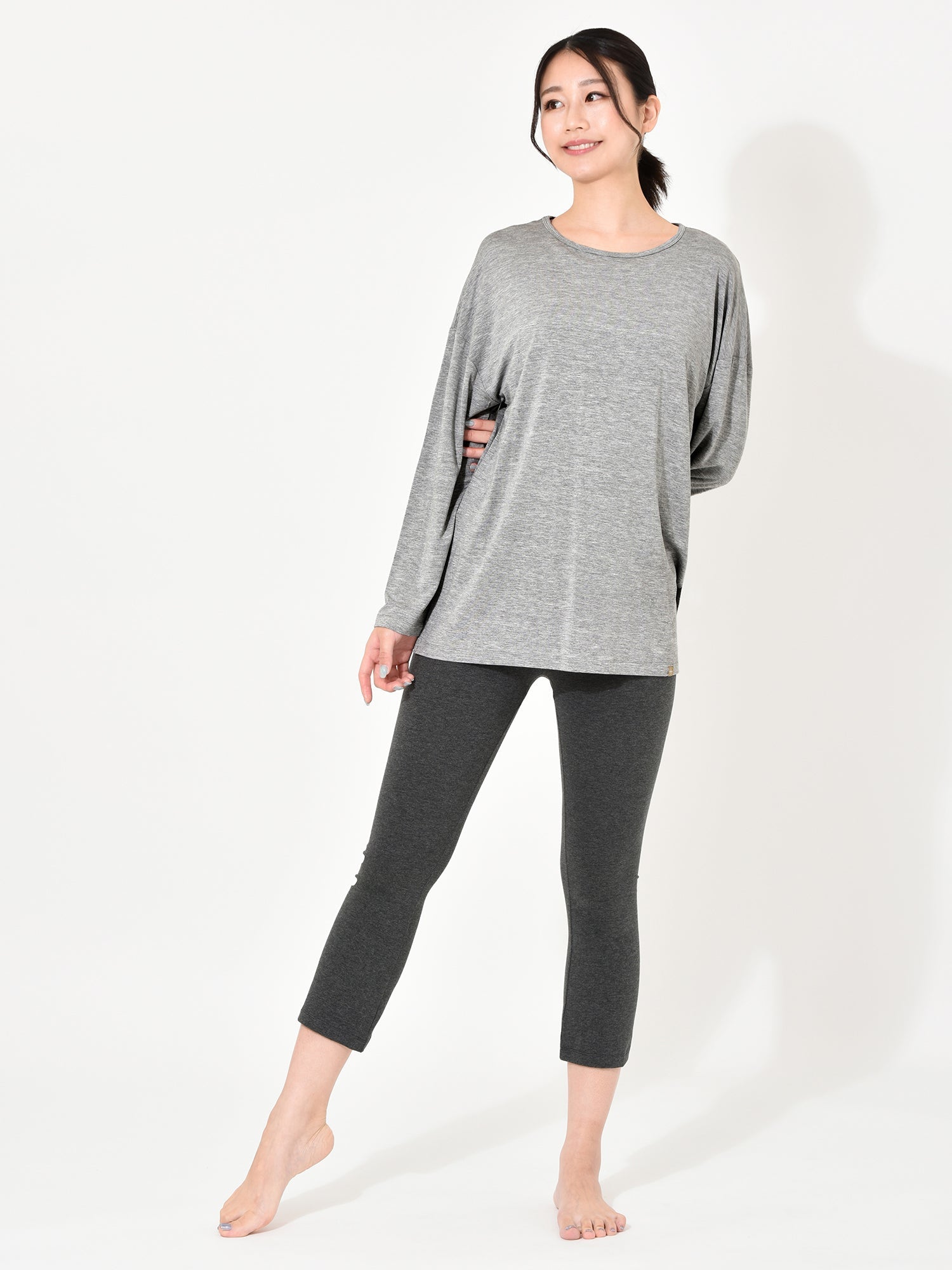 [Loopa] ルーパ BA ロングスリーブトップス（バンブー） Bamboo Long sleeve tops / ヨガウェア トップス Tシャツ 長袖 [SOFF]-Puravida! プラヴィダ　ヨガ ピラティス フィットネスショップ