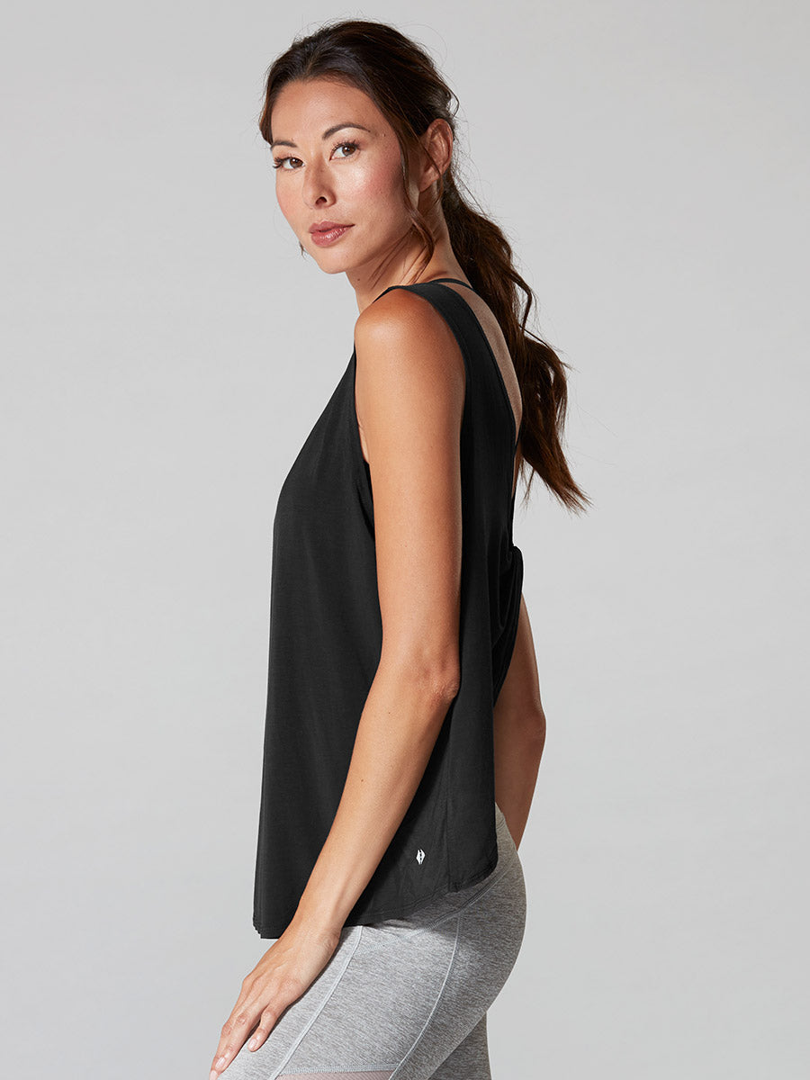 60%OFF[SALE][TAVI by TOESOX] ツイスト バック タンク ／ Twist Back Tank ヨガ トップス ピラティス タンク 吸汗 速乾[DRT] SOFF