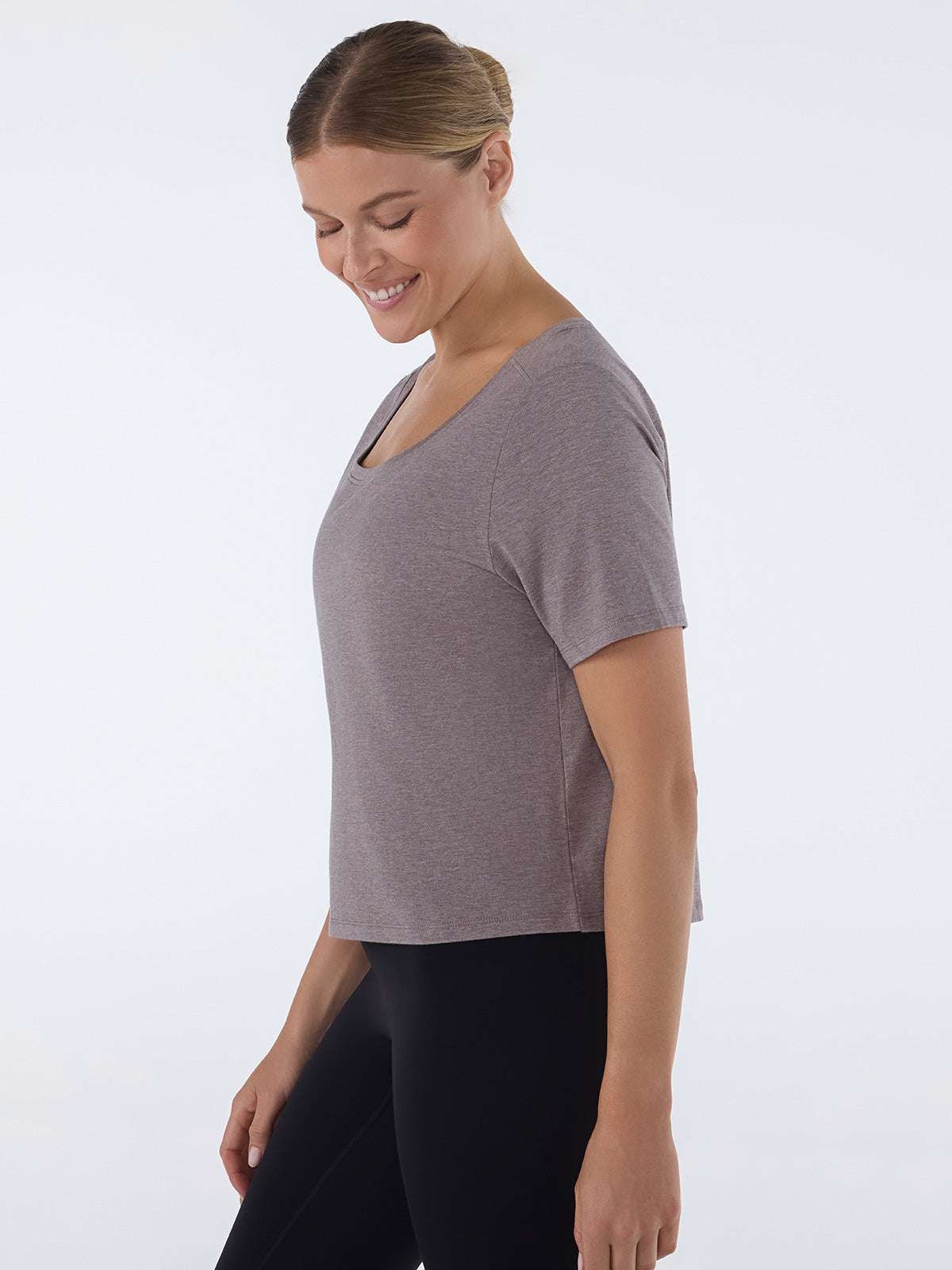 [TAVI] ワイド スクープネック Tee Wide Scoop N Tee タビ レディース  トップス 半袖 ショート丈 クルーネック 26FW_D1
