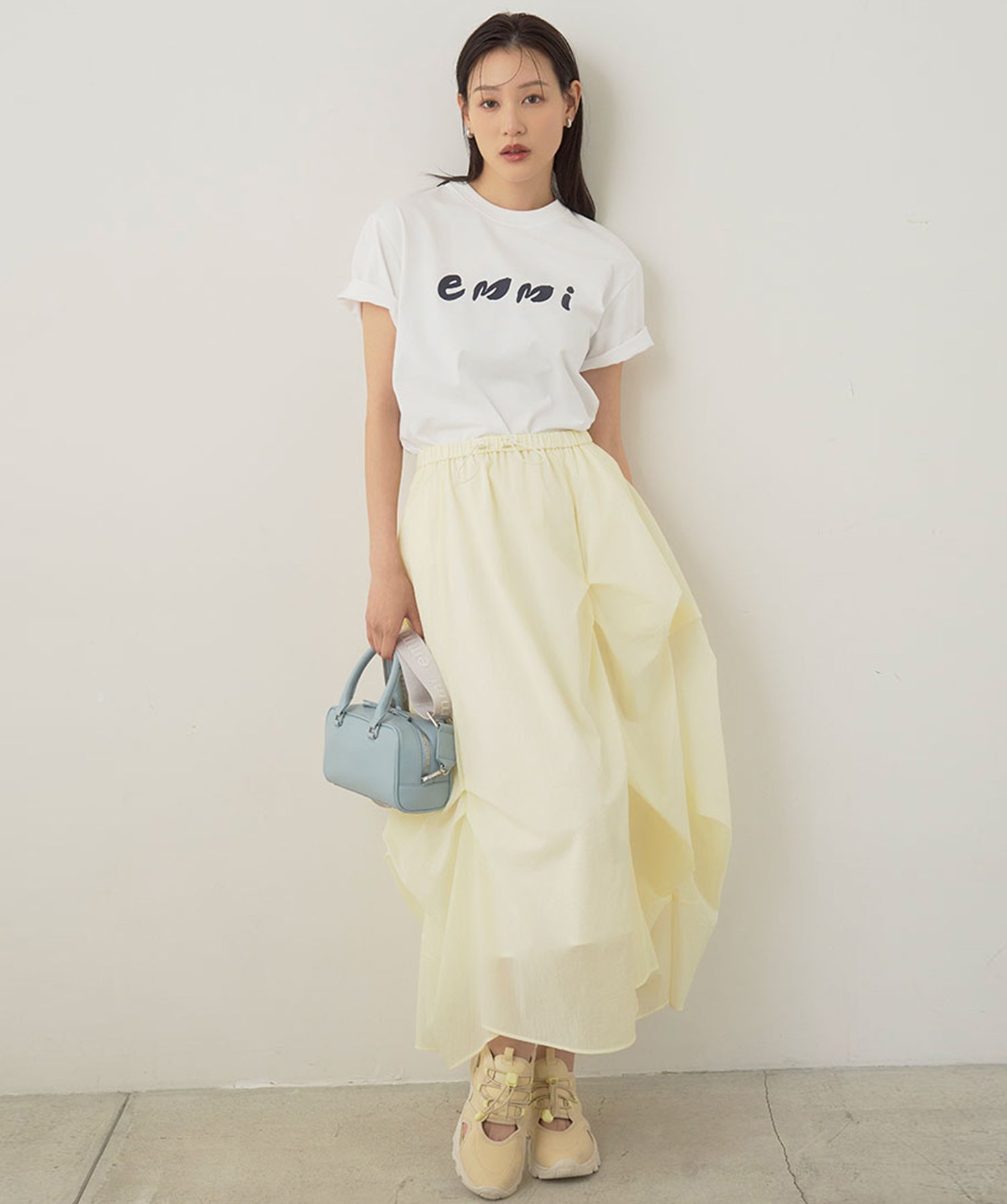 [emmi WELLNESS &amp;TRAINING] ペイントemmiロゴシャツ エミ レディース スポーツウェア Tシャツ 半袖 接触冷感 / 25SS 13WCT252050