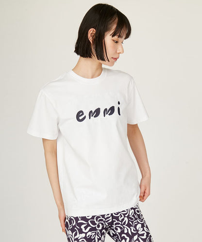 [emmi WELLNESS &amp;TRAINING] ペイントemmiロゴシャツ エミ レディース スポーツウェア Tシャツ 半袖 接触冷感 / 25SS 13WCT252050