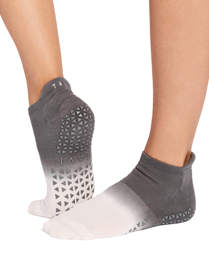 [TAVI by TOESOX] Savvy Grip Socks / Yoga Pilates Anti-Slip Socks 25SS_D2