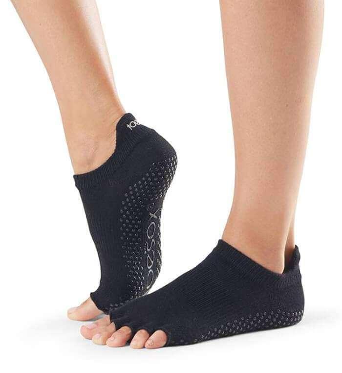 [TOESOX] ローライズ（Half-Toe) グリップ ソックス/ ヨガ 滑り止め付き下 23SS -Manduka マンドゥカ ヨガマット ヨガグッズ ヨガウェア ヨガ ブラック