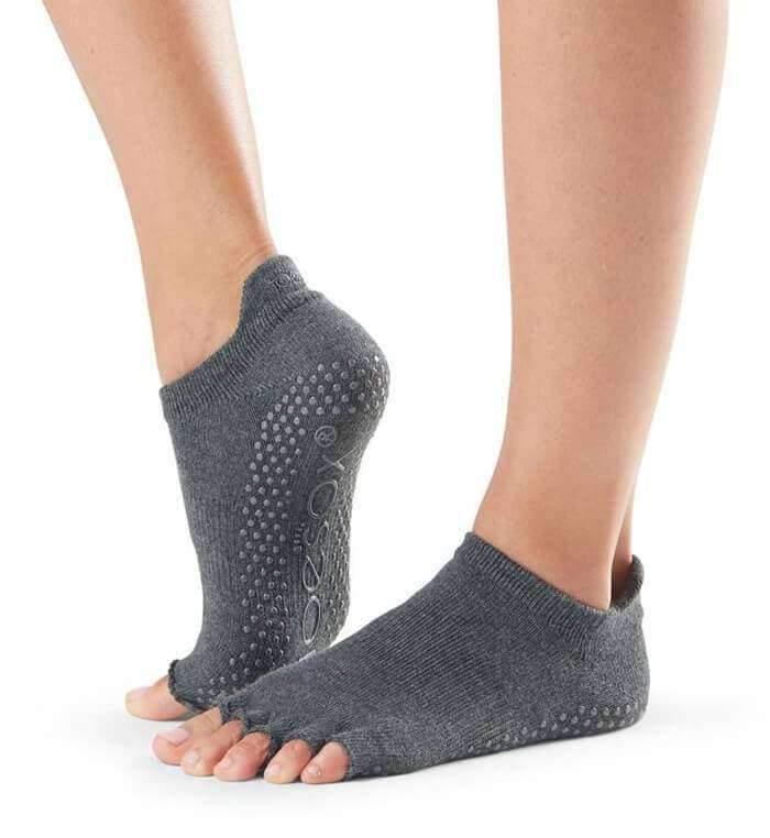 [TOESOX] ローライズ（Half-Toe) グリップ ソックス/ ヨガ 滑り止め付き下 23SS -Manduka マンドゥカ ヨガマット ヨガグッズ ヨガウェア ヨガ _チャコールグレー