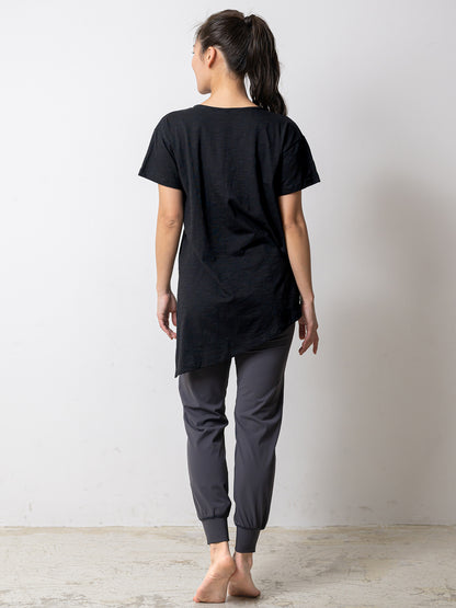 [Loopa] ルーパ 2.0 アシメトリカル 2way Tシャツ Asymetrical 2way Yoga Tee ヨガトップス / ヨガウェア [SOFF]-Puravida! プラヴィダ　ヨガ ピラティス フィットネスショップ