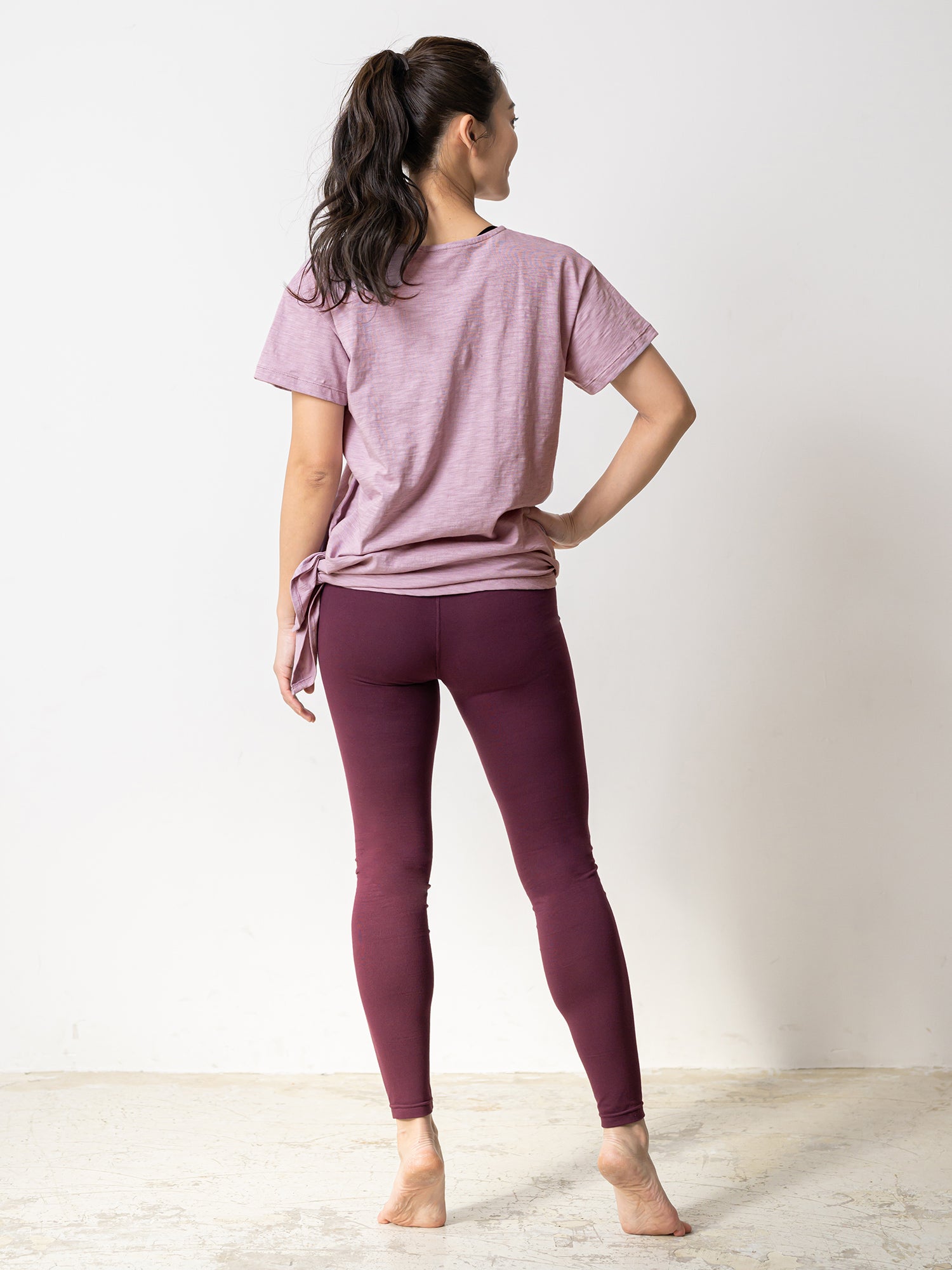 [Loopa] ルーパ 2.0 アシメトリカル 2way Tシャツ Asymetrical 2way Yoga Tee ヨガトップス / ヨガウェア [SOFF]-Puravida! プラヴィダ　ヨガ ピラティス フィットネスショップ