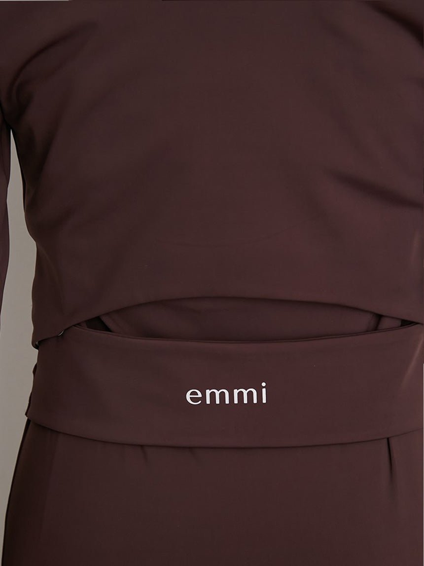 [emmi] サステナレッチ プルオーバー エミ レディース ヨガウェア ヨガトップス サスティナブル Tシャツ / 23SS 14WCT231206-Puravida! プラヴィダ　ヨガ ピラティス フィットネスショップ